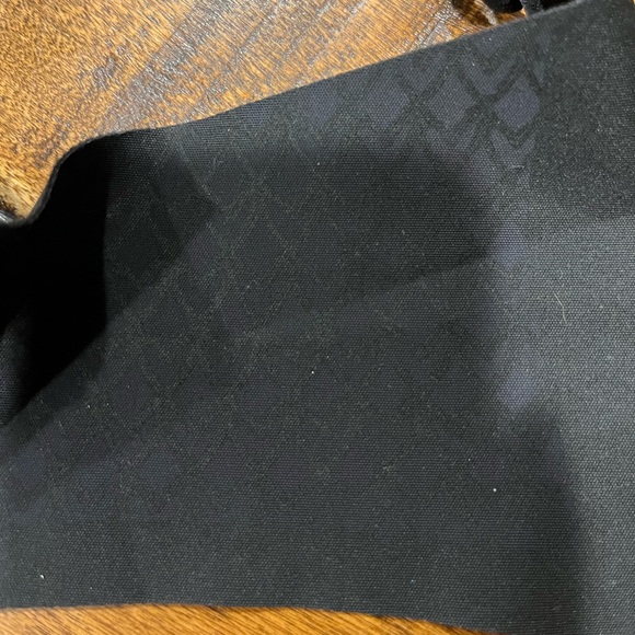 Victoria’s Secret black pushup bra, 32C, NWT, nice V in center, soft straps - Picture 6 of 7